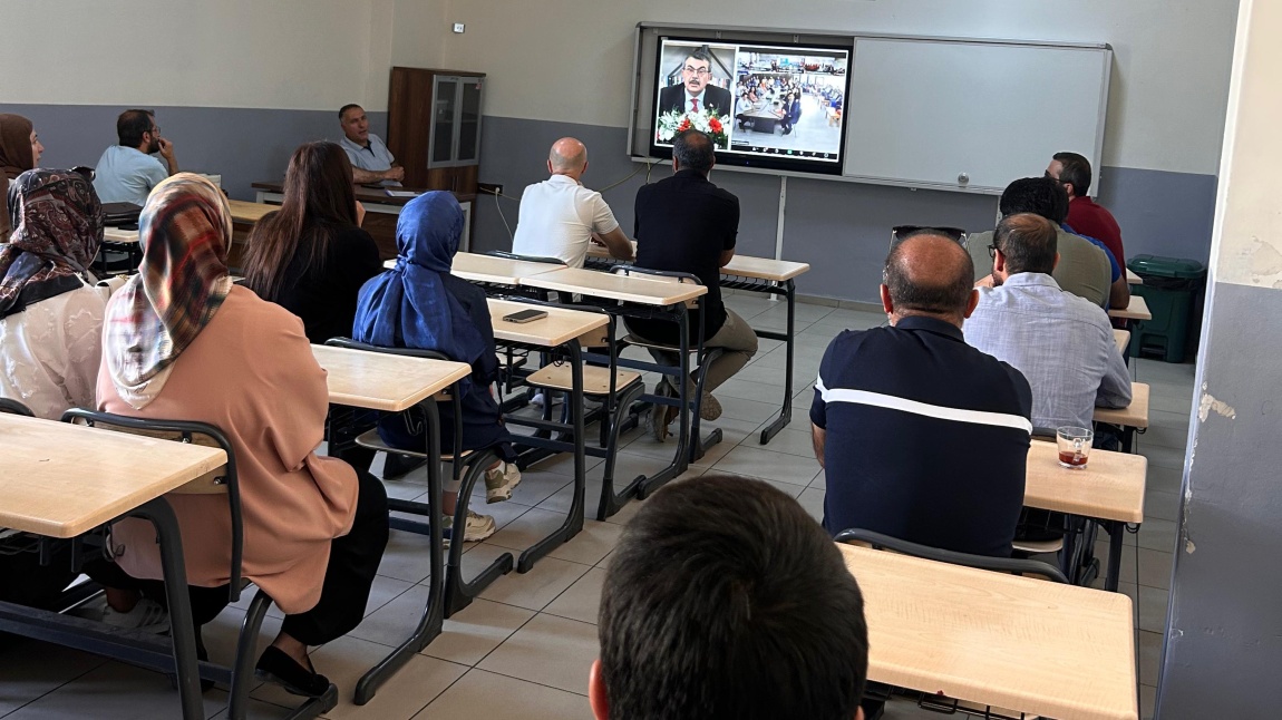 Faki Teyran Anadolu Lisesi’nde Yıl Sonu Seminer Programından Kareler